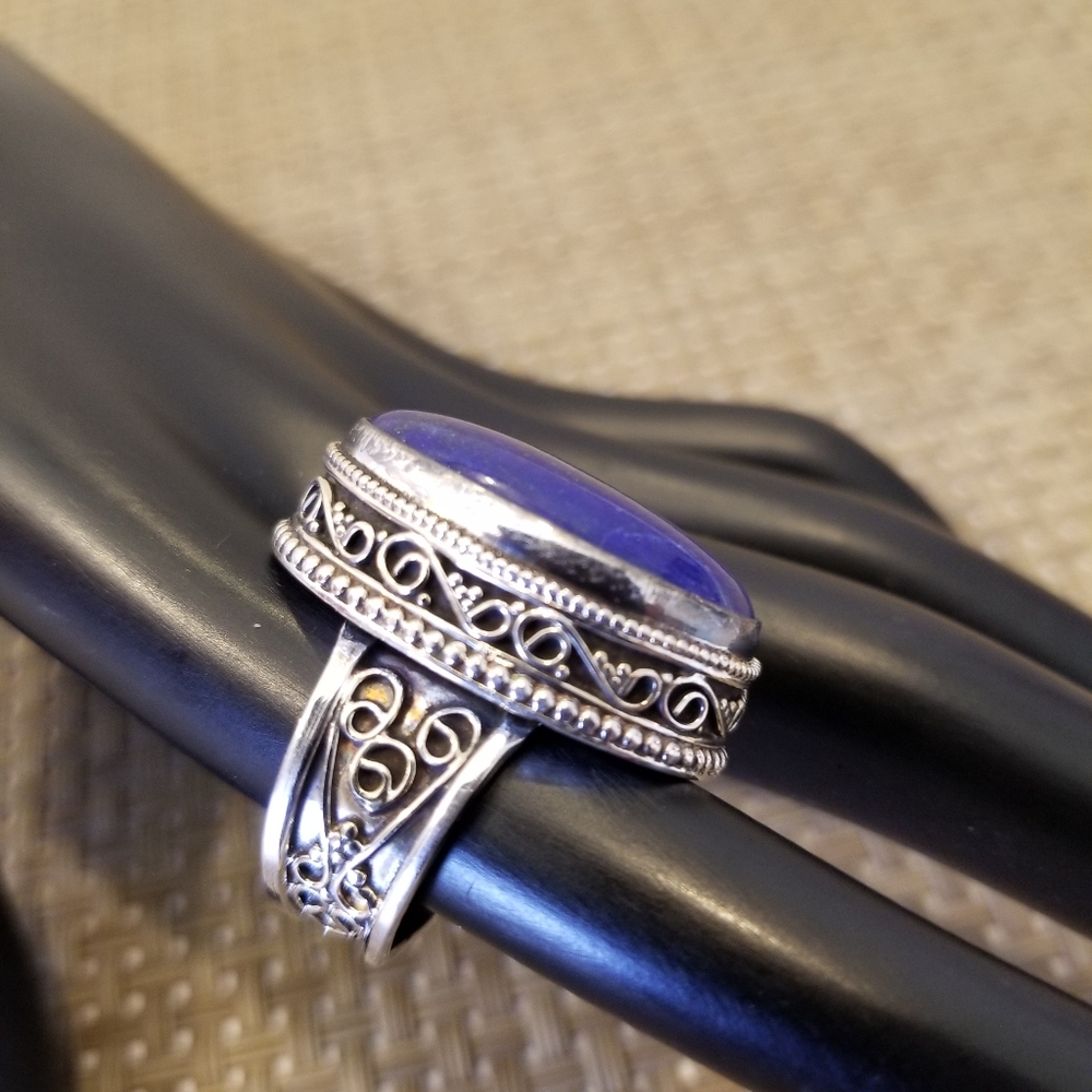 Exquisite Ring - image 3